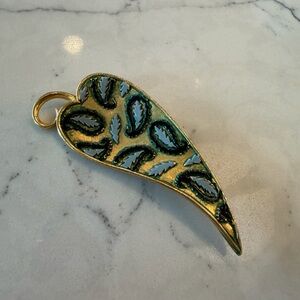 Vintage Karu Arke Gold Tone Leaf Paisley Brooch